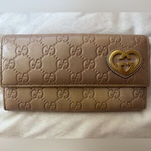 Gucci Wallet with Gold Logo